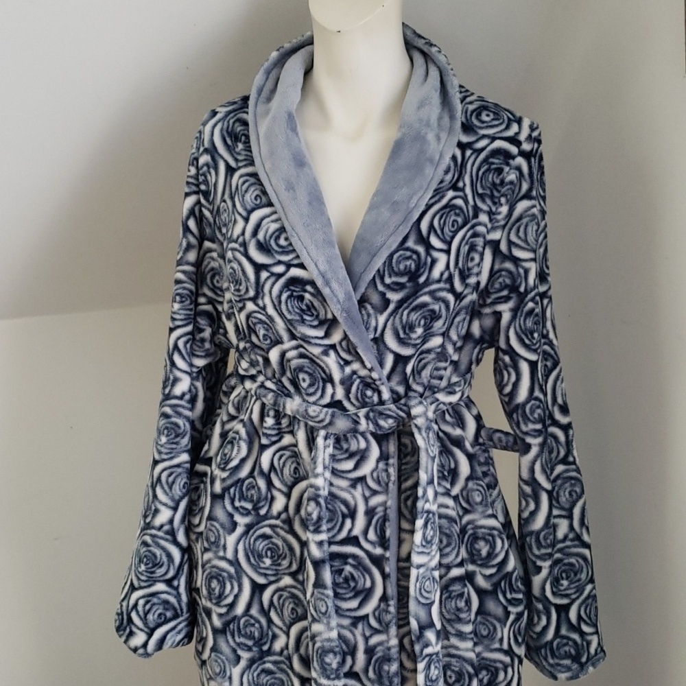 Casa Zeta-Jones Womens reversible blue/blue white floral rosette robe, Size S - Picture 4 of 16